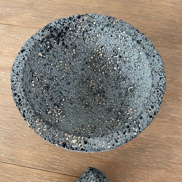 Sur La Table - Molcajete and Tejolote (Mortar and Pestle) - Picture 2 of 5